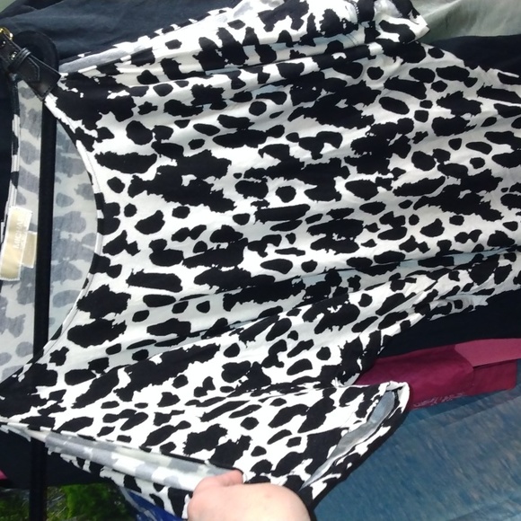 Michael Kors women's black and white cold shoulder short sleeves top Sz small - Picture 12 of 17